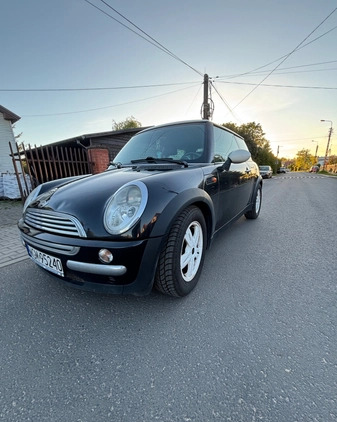 MINI Cooper cena 10000 przebieg: 180000, rok produkcji 2002 z Starachowice małe 137